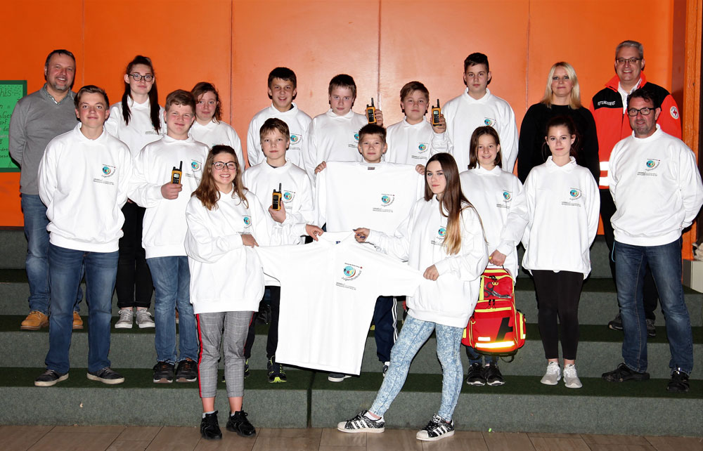 14 Mädchen und Jungen sind derzeit an der Mittelschule Ebern als Schulsanitäter tätig, darunter sieben neue. (Foto: Peter Neubauer / Mittelschule Ebern)