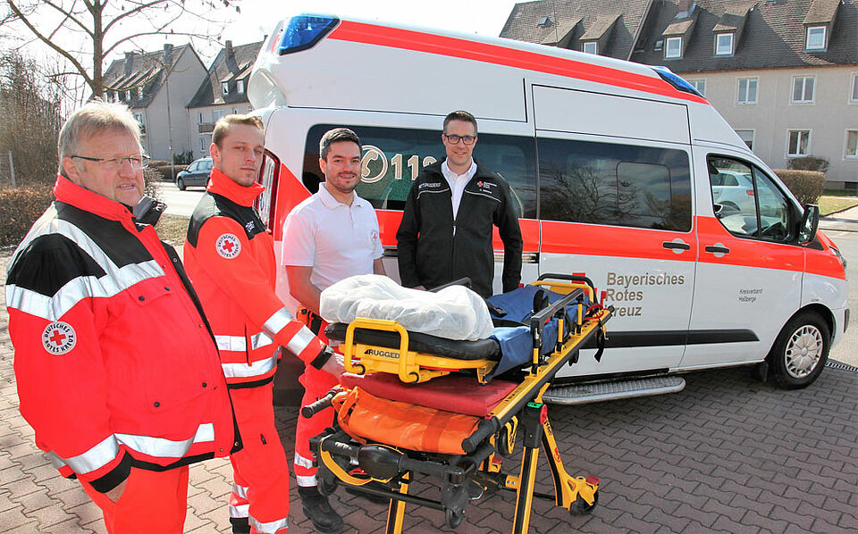Leere Fahrtragen gibt es in diesen Tagen nur selten in den Krankentransportfahrzeugen des BRK-Kreisverbandes Haßberge. Die Grippewelle bringt den Rettungsdienst an seine Belastungsgrenze. (Foto: Michael Will)