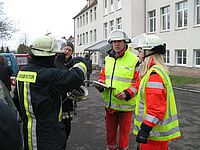 Absprache der Einsatzleiter