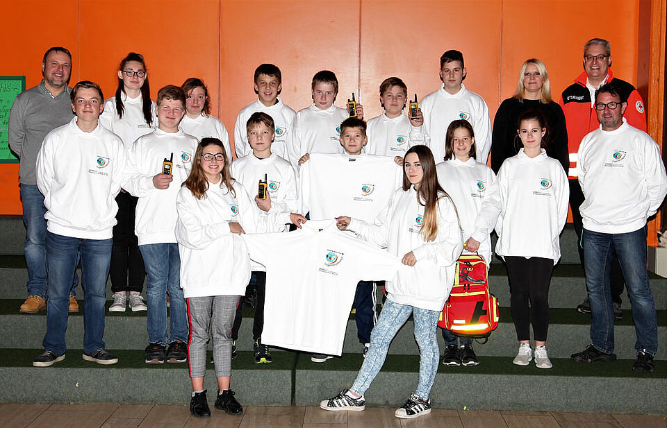 14 Mädchen und Jungen sind derzeit an der Mittelschule Ebern als Schulsanitäter tätig, darunter sieben neue. (Foto: Peter Neubauer / Mittelschule Ebern)